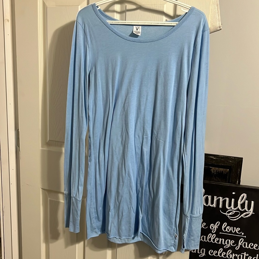 NEW without tags long sleeve tee
